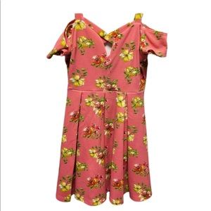 Pink Floral off shoulder midi dress. 🌸🌼🌸🌼